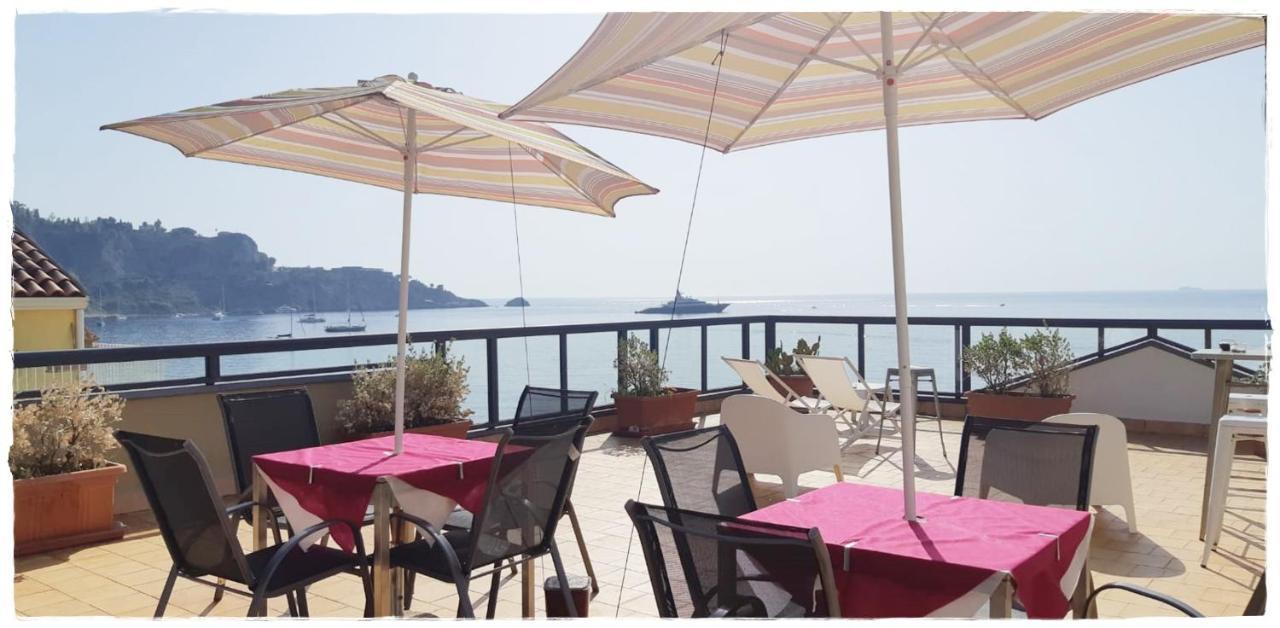 Il Cantone Del Faro Giardini Naxos Exterior foto