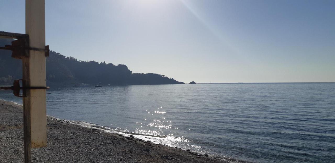 Il Cantone Del Faro Giardini Naxos Exterior foto